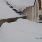 Hohe Schneelast auf dem Terrassendach