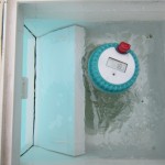 Der Temperatursensor WT0122 schwimmt im Skimmer